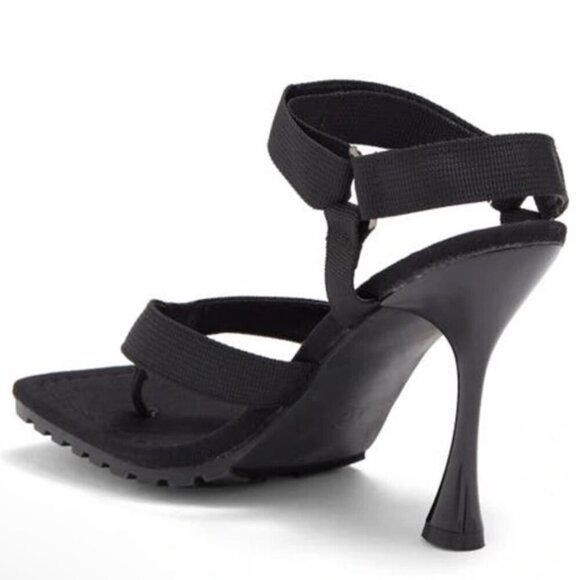 WIld Diva Black Thong Flip Flop Inspired Adjustable Strap Heel Size 10 NWT - Picture 6 of 9